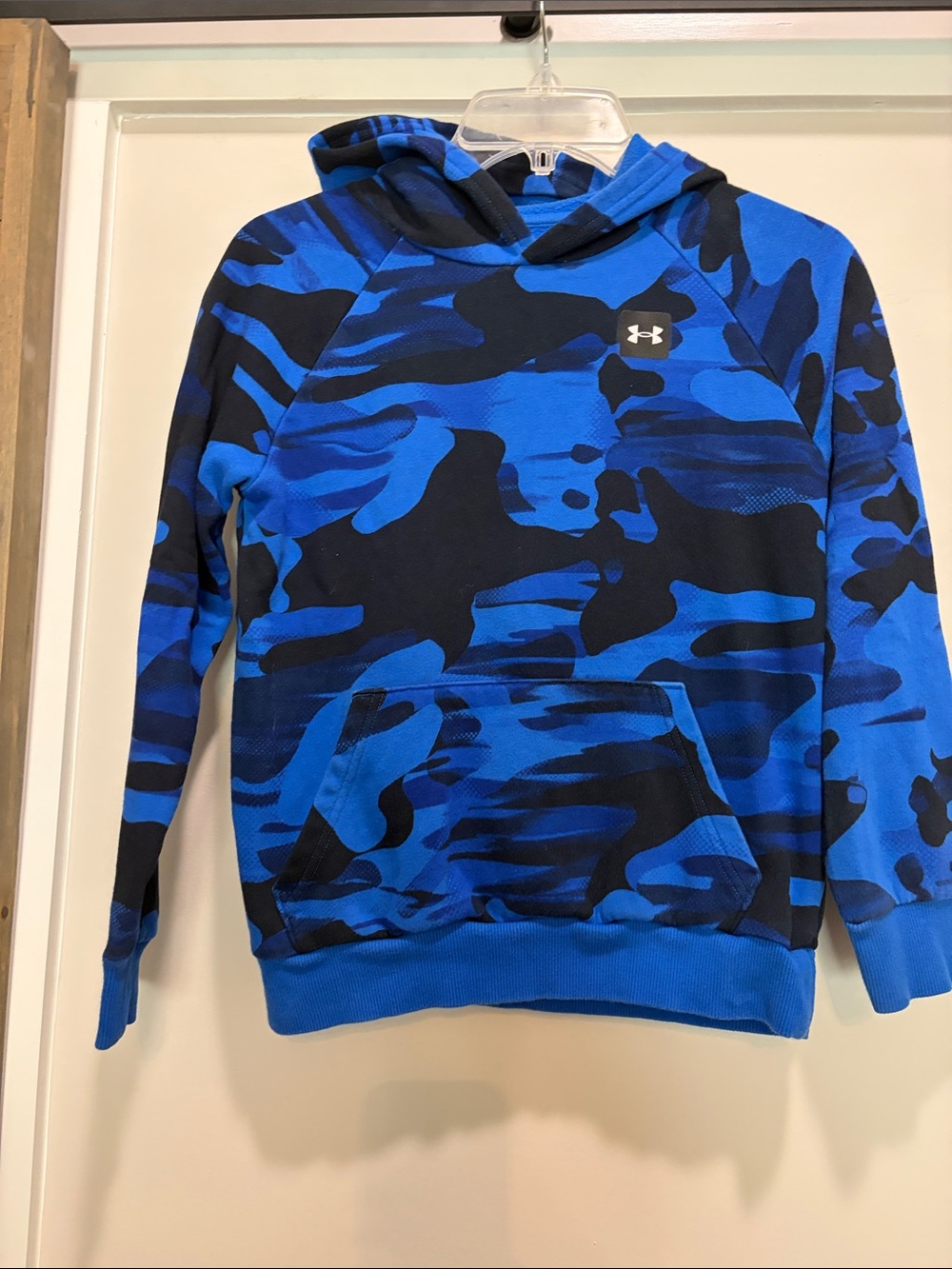 Under Armour boys Blue and Black Camo Crewneck Hoodie